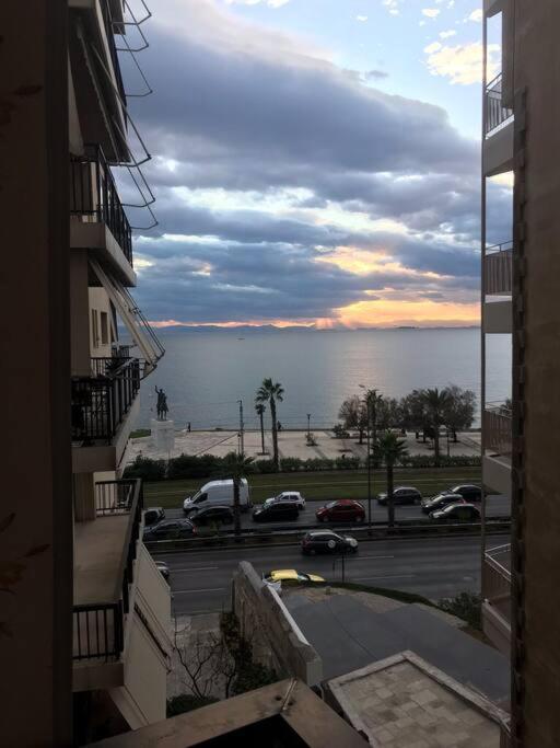 Finer Things Flisvos Beach Condo In Palaio Faliro Aten Exteriör bild