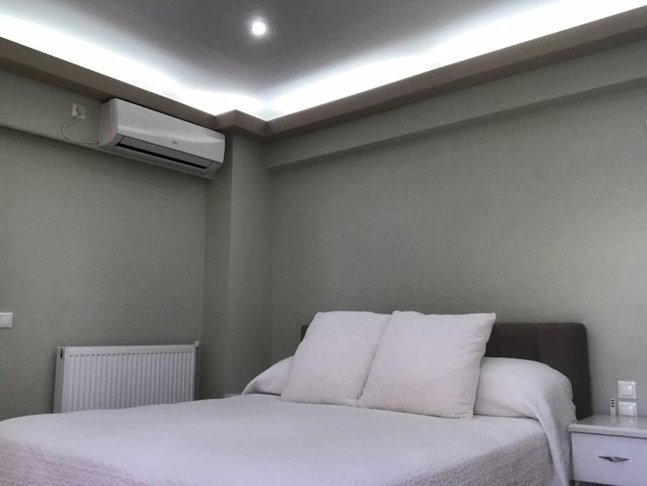 Finer Things Flisvos Beach Condo In Palaio Faliro Aten Exteriör bild