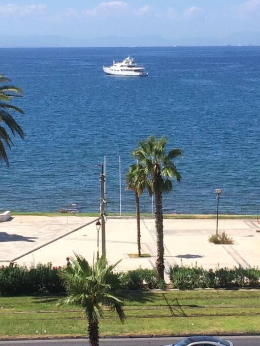 Finer Things Flisvos Beach Condo In Palaio Faliro Aten Exteriör bild